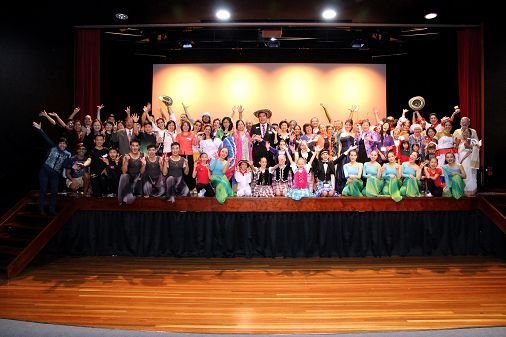 Festival group photo 11